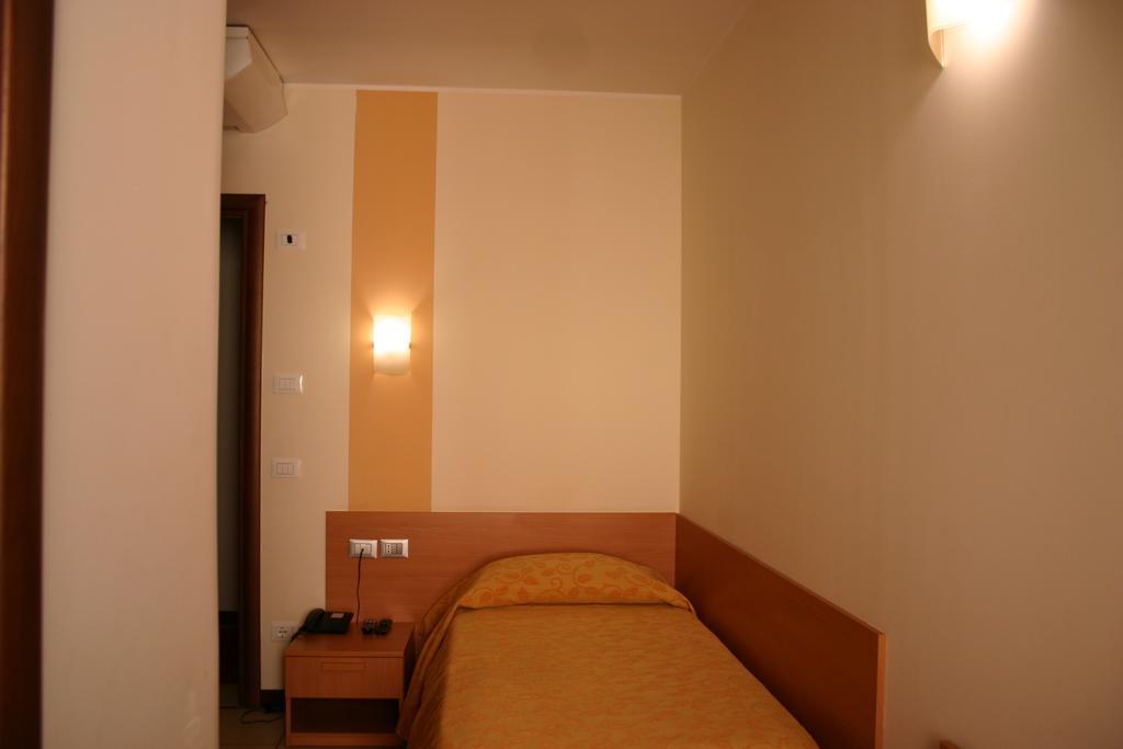 Hotel Moro Freoni San Pietro in Cariano Habitación foto